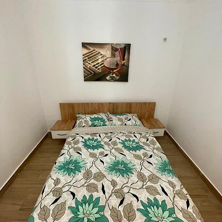 Militari Comfort Studio Roşu 外观 照片